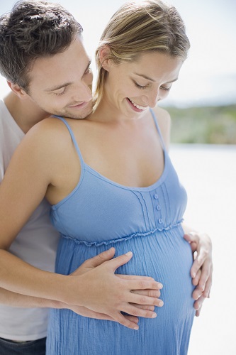 couple pregnant wife