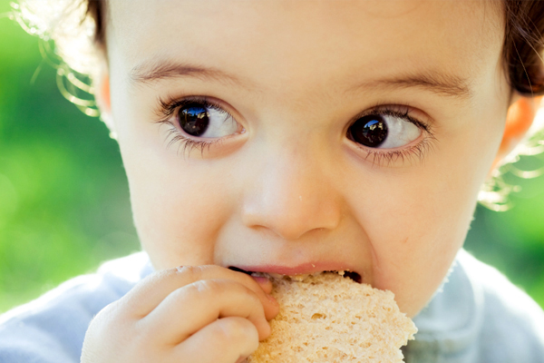 The-dos-and-donts-of-introducing-solids